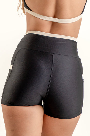 Short Detalhes Preto