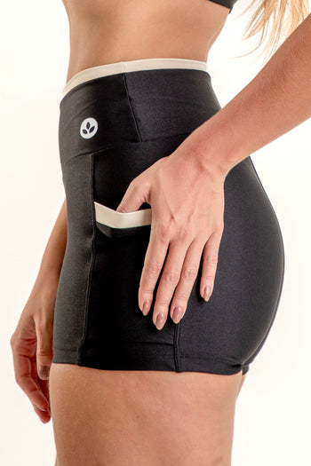 Short Detalhes Preto