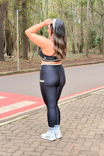 Cropped Detalhes - Preto
