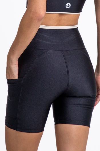 Bermuda Essencial Preto