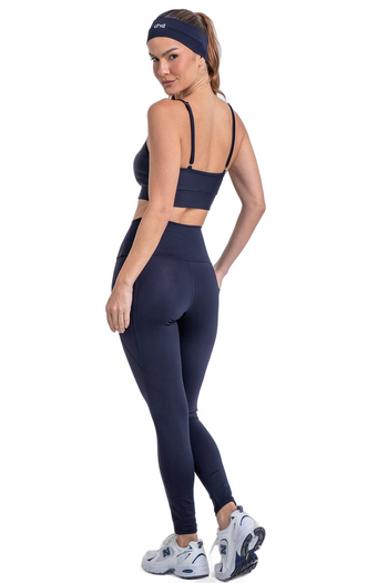 Cropped Oasis Adaptiv Xtra Life UV50+ Preto