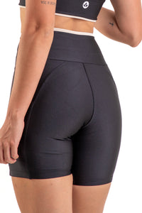 Bermuda Essencial Preta